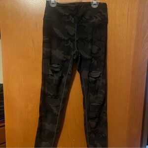 Zyia camo slash leggings size 4